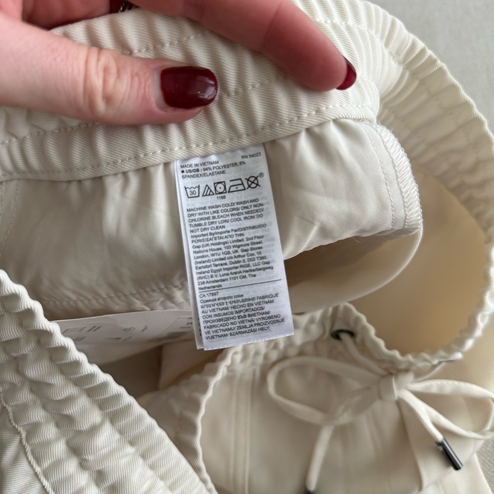 NWT Banana Republic Sport Shorts - Picture 4 of 5